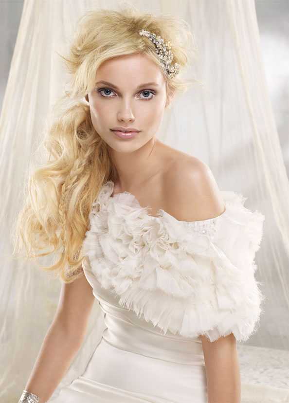 Alvina Valenta Bridal Gowns, Wedding Dresses Style AV9200 by JLM Couture, Inc. Alvina Valenta Bridal Gowns, Wedding Dresses Style AV9200 by JLM Couture, Inc.
