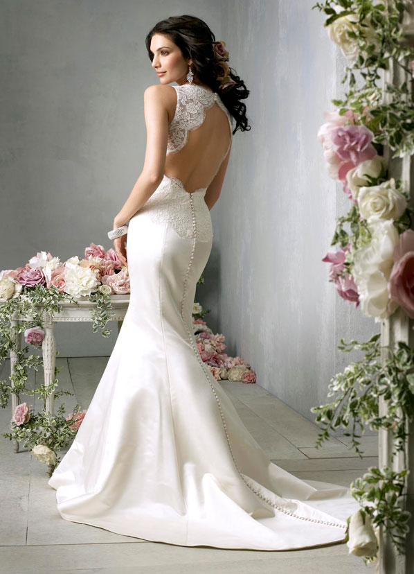 Wedding gowns and dresses